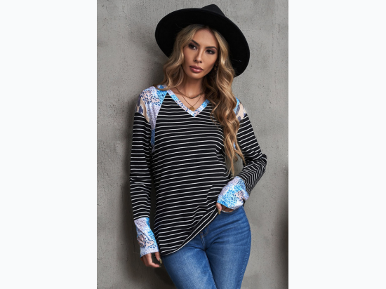 Women's Leopard Accented Striped Splicing V-Neck Long Sleeve Top