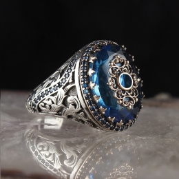 Unisex Ornate Retro Blue Zircon Surface Design Ring