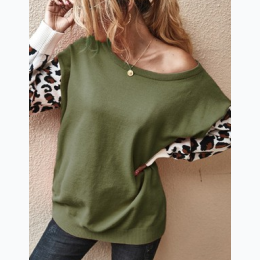 Women's Animal Color Block Sleeve Loose Shoulder Sweater in Green